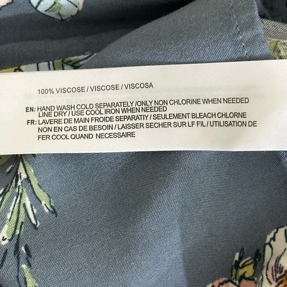 Band of Gypsies sz X sm jumpsuit mid calf gray with a floral print Button front - Picture 11 of 11